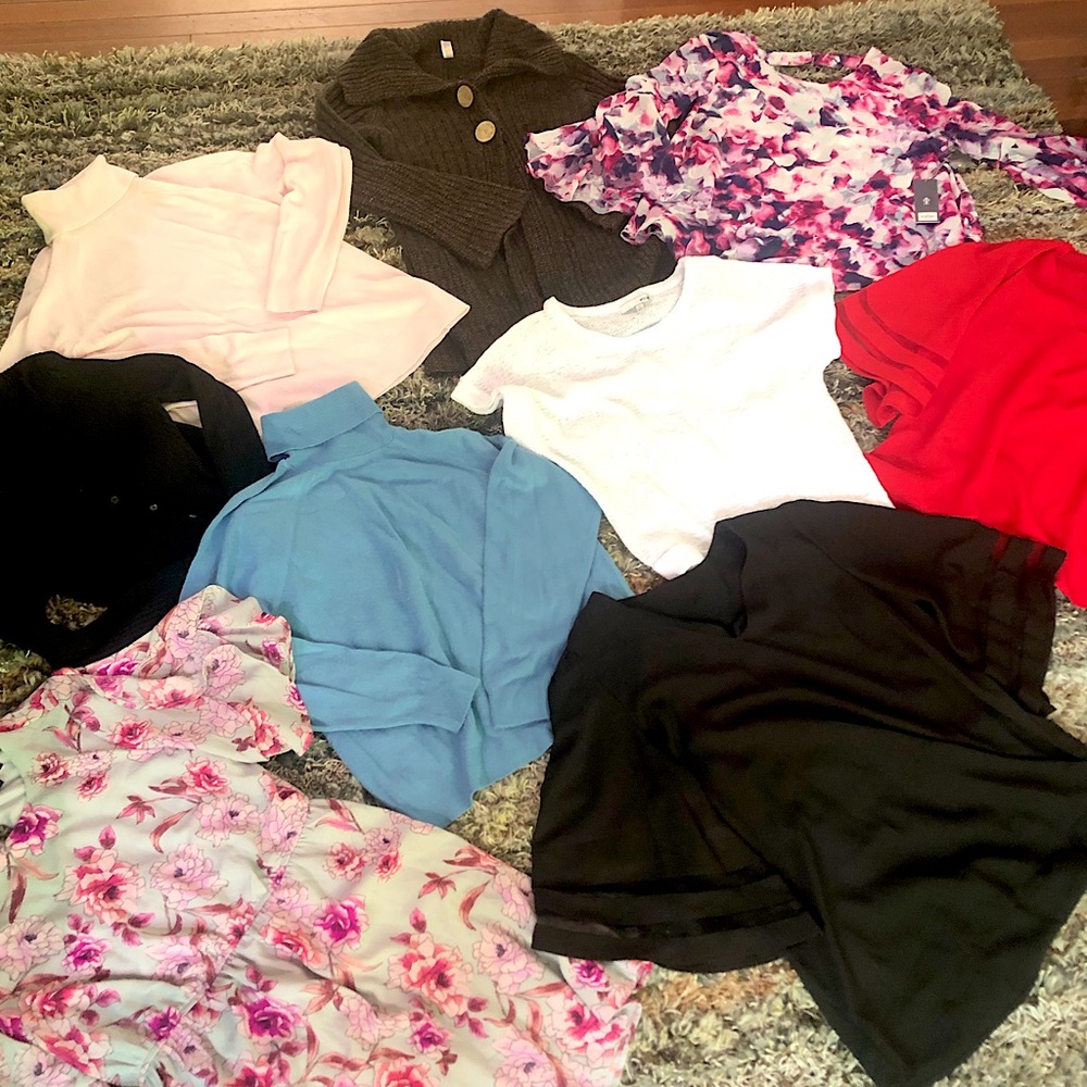 Bundle / lot of L/XL women’s tops!! 11 items!